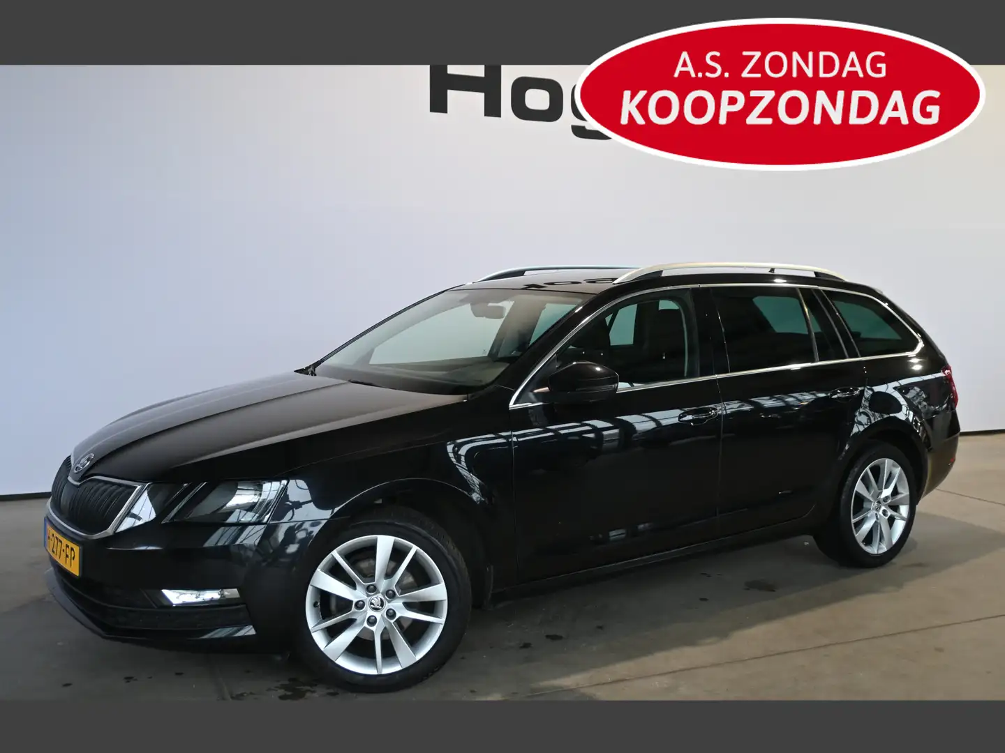Skoda Octavia Combi 1.5 TSI Greentech Business Edition Plus Auto Zwart - 1