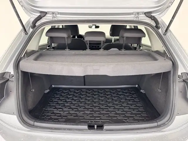 Volkswagen Polo view 12