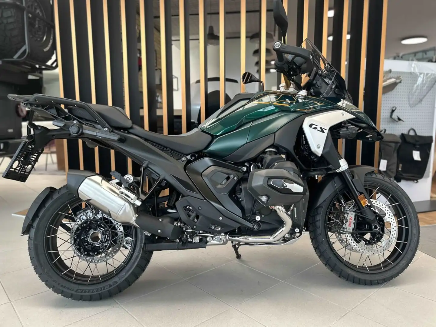 BMW R 1300 GS Option 719 Tramuntana Grün - 1