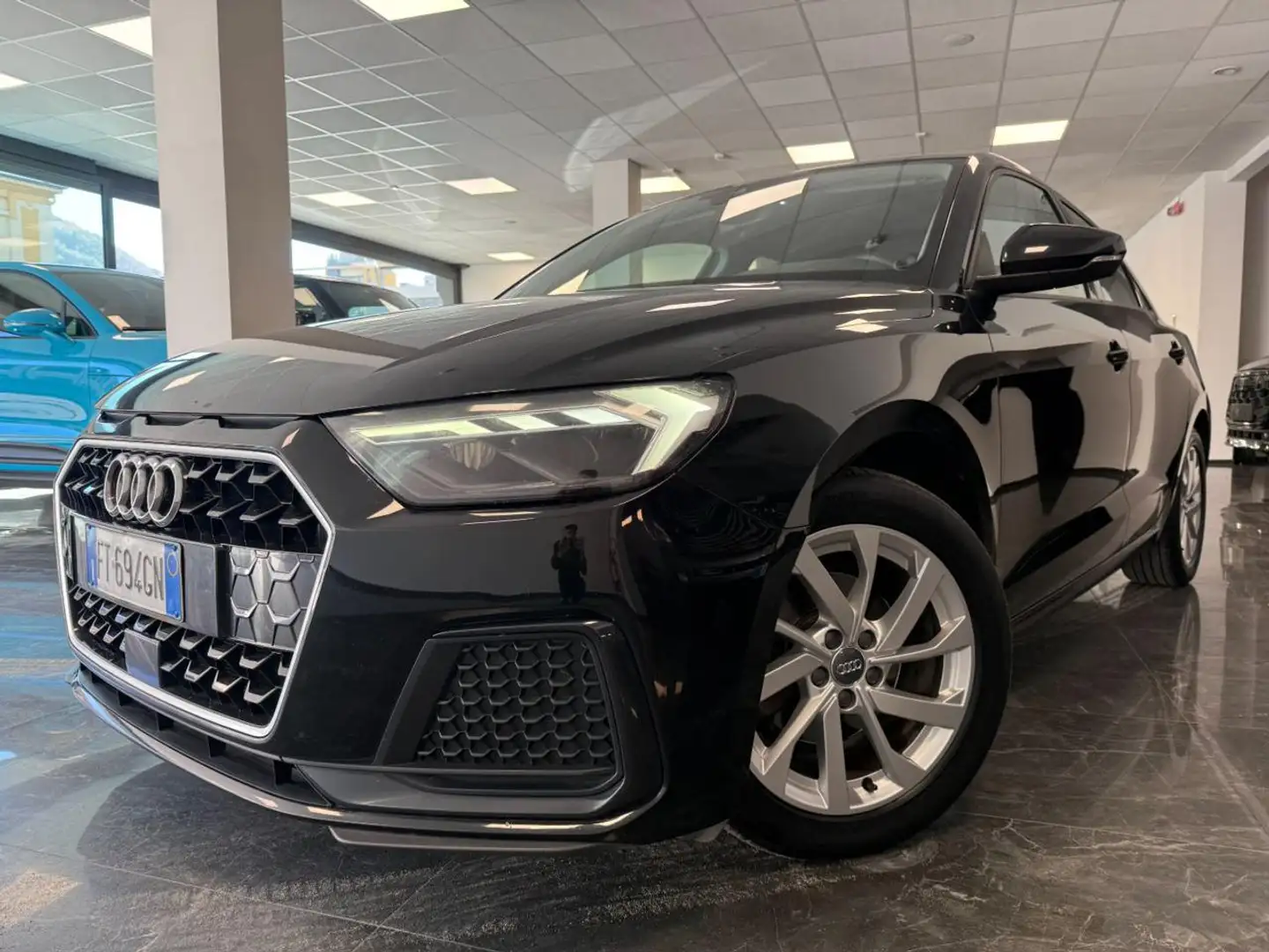 Audi A1 SPB 30 TFSI S line edition / NEOPATENTATI Schwarz - 1