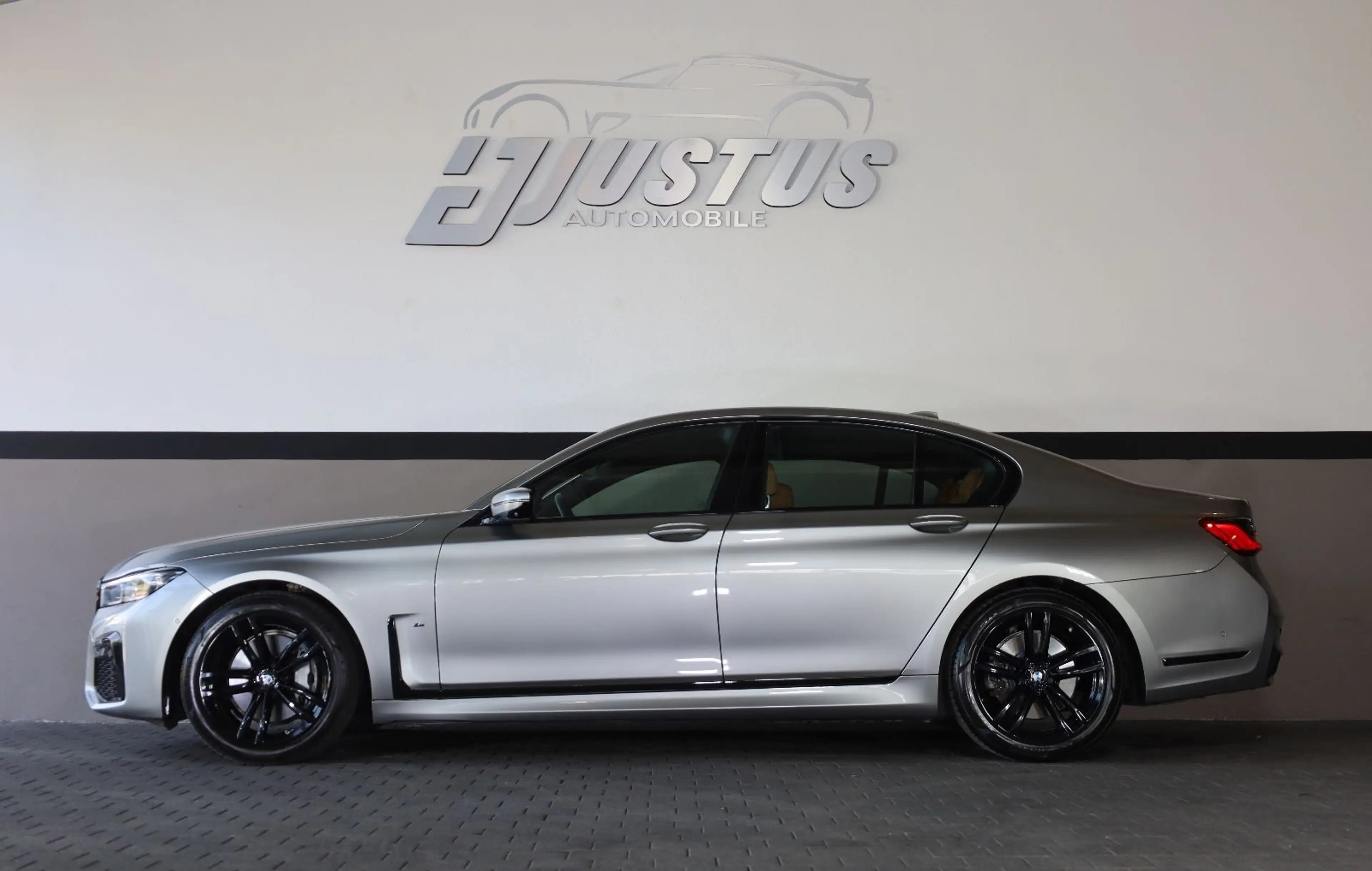 BMW 730 d/360*/HUD/SHZ/DAB/AIRMATIC/HarmanKardon/R19 — photo 3