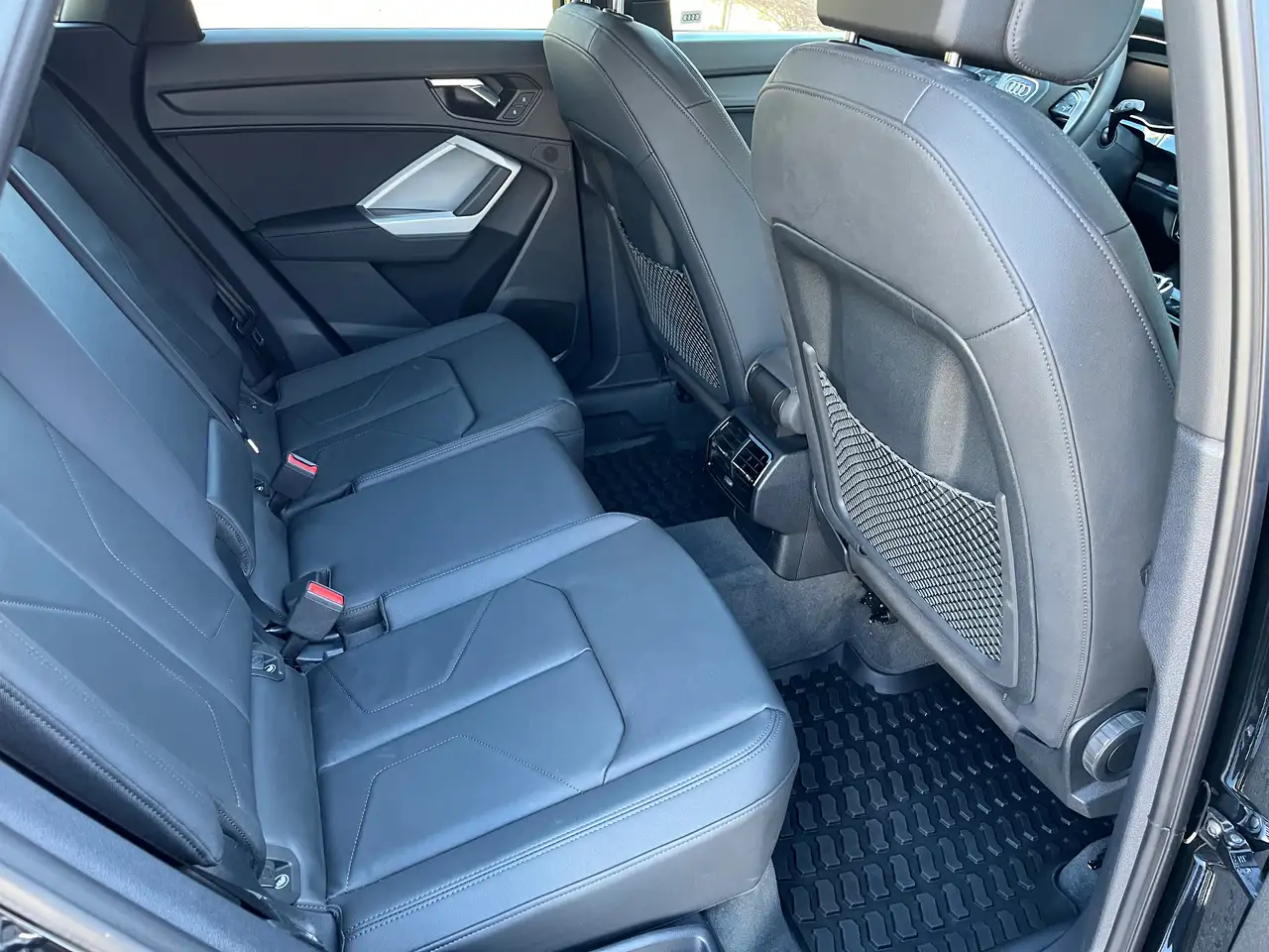 Audi Q3 снимка Audi Q3
