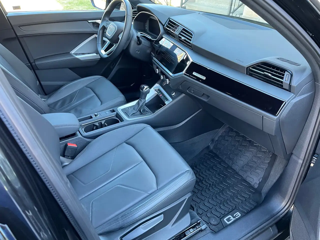 Audi Q3 снимка Audi Q3