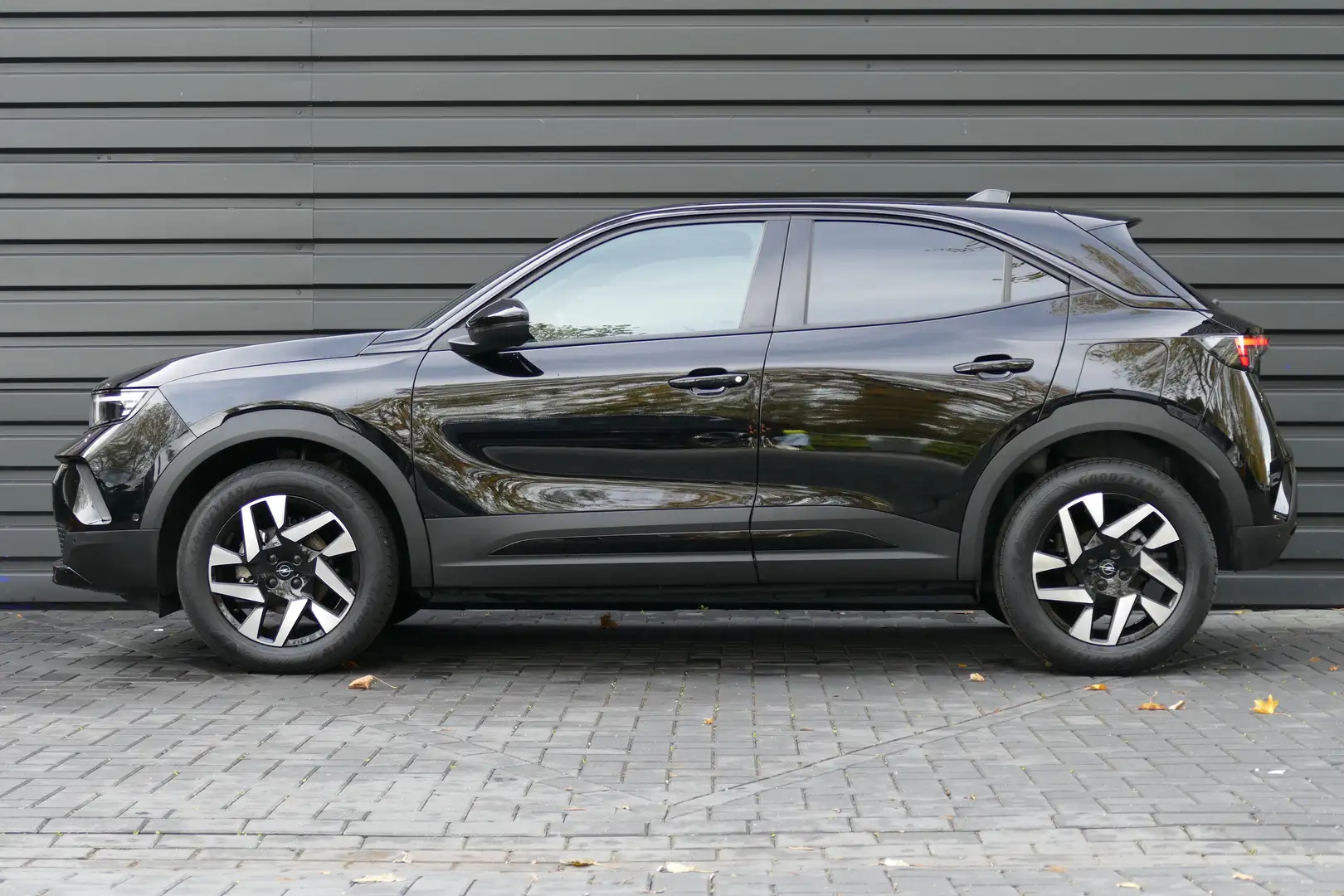 Opel Mokka 1.2 TURBO 136PK EDITION / NAVI / LED / CLIMA / 16" Schwarz - 2