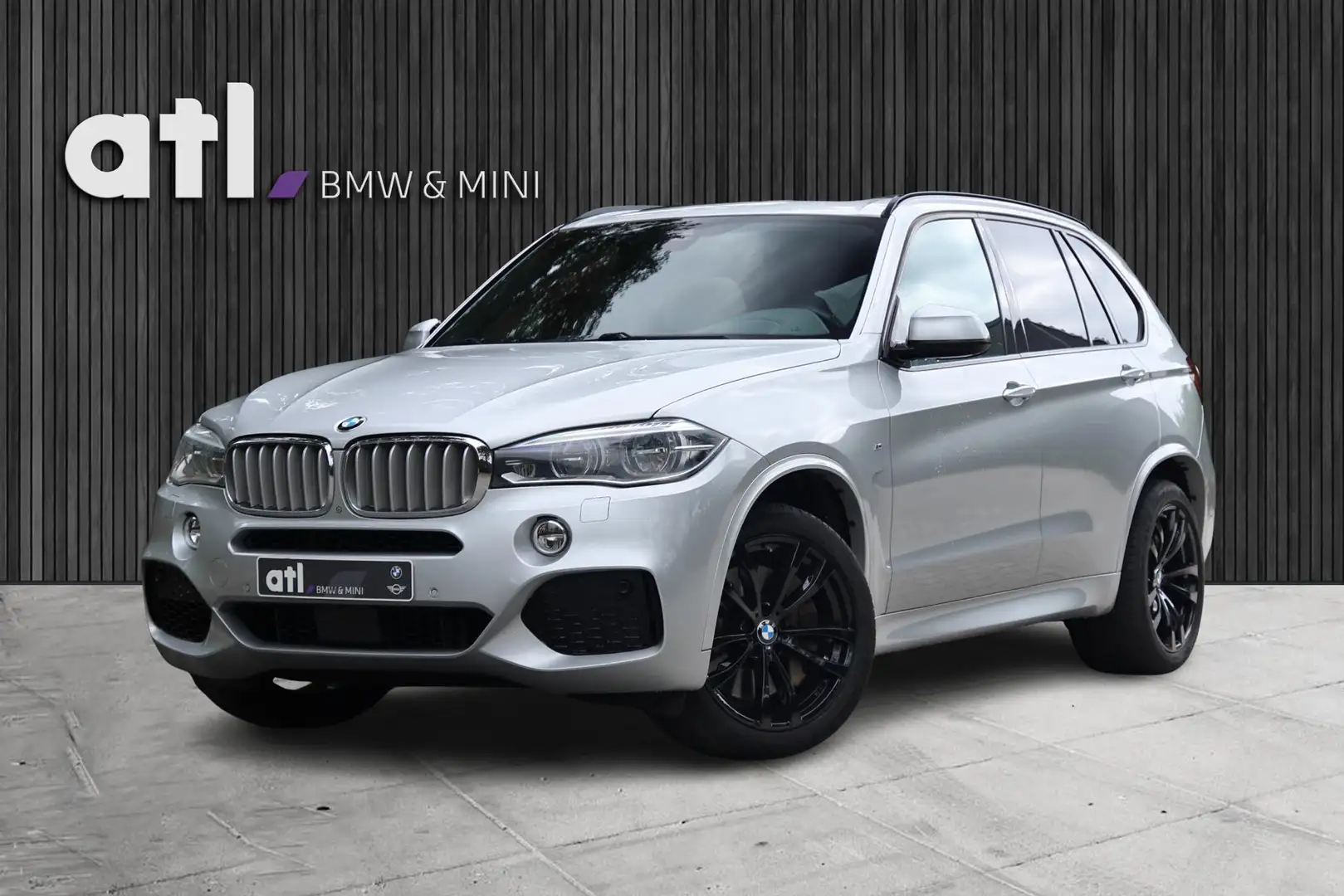 BMW X5 xDrive50i High Executive M Sportpakket, Panoramada Grijs - 1