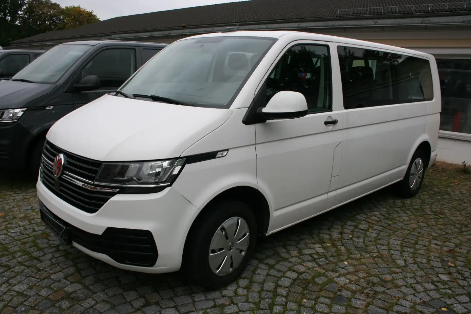 Volkswagen T6 Kombi T6.1  Kombi lang 9-Sitzer NAVI Blanc - 2