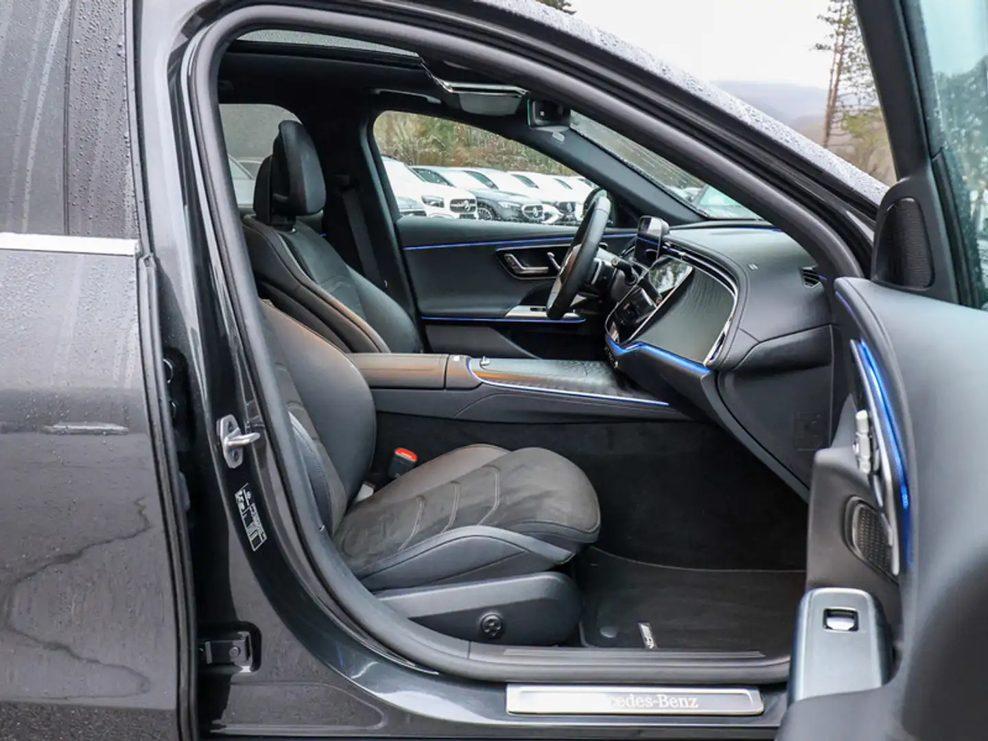 Mercedes-Benz E 450 d 4M T AMG-Sport/Pano/Distr/AHK/Airm/21' Grau - 2