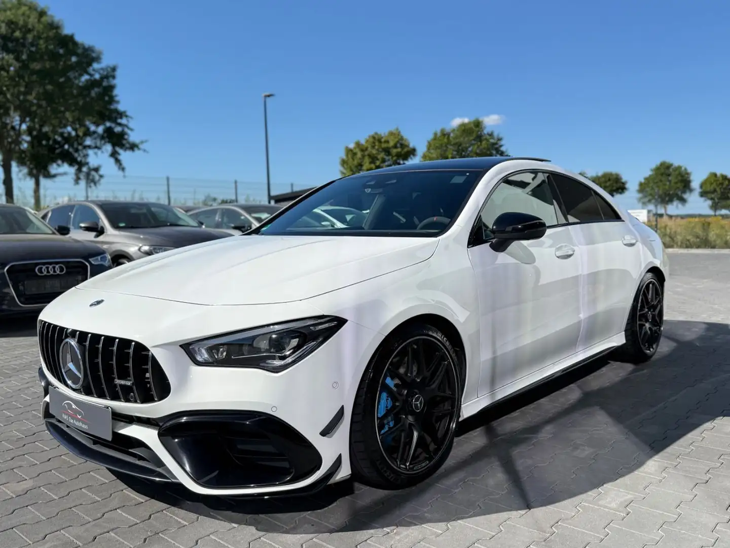 Mercedes-Benz CLA 45 AMG 4Matic Leder Navi Pano  Schalensitze Weiß - 1