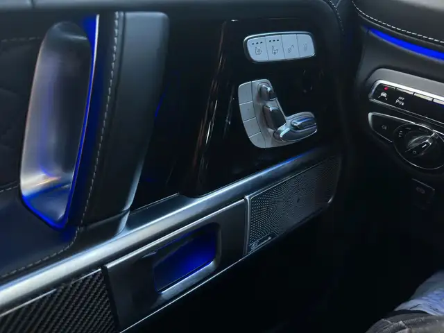 Mercedes-Benz G-Class view 25