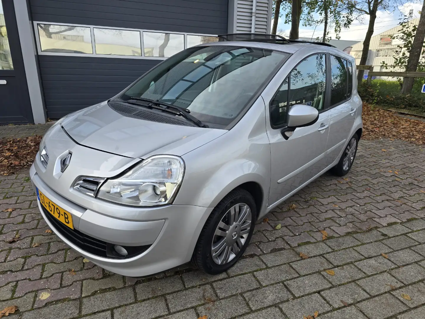 Renault Modus 1.6 16V Night&Day Pano Automaat Gri - 1