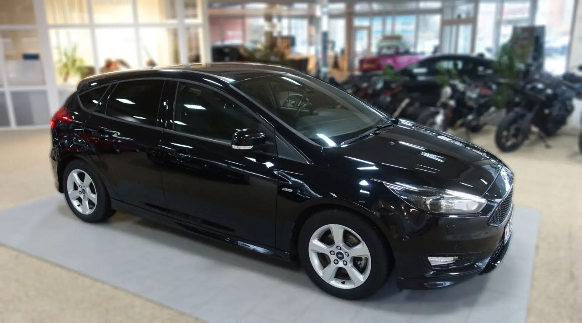 Ford Focus Lim. ST-Line; NAV/ XENON/ KAM/ LAN/ AAC... Schwarz - 1