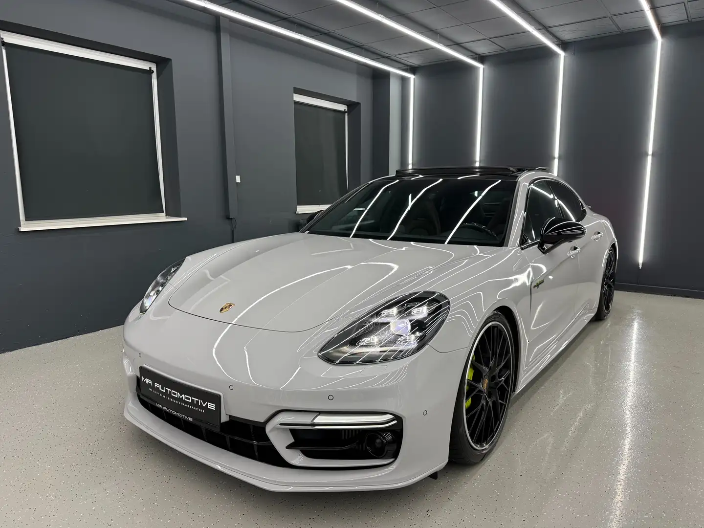 Porsche Panamera 4E Hybrid *SPORTDES*BOSE*PANO*ACC*CHRONO*AMBI*TOP* Grau - 1