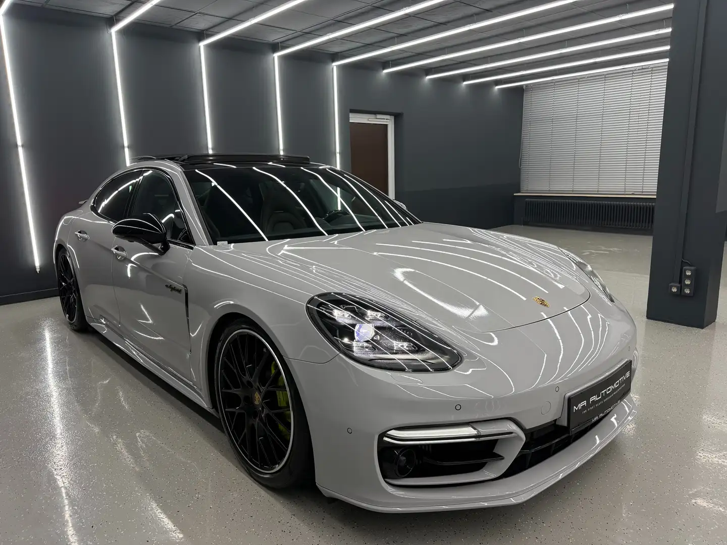 Porsche Panamera 4E Hybrid *SPORTDES*BOSE*PANO*ACC*CHRONO*AMBI*TOP* Grau - 2
