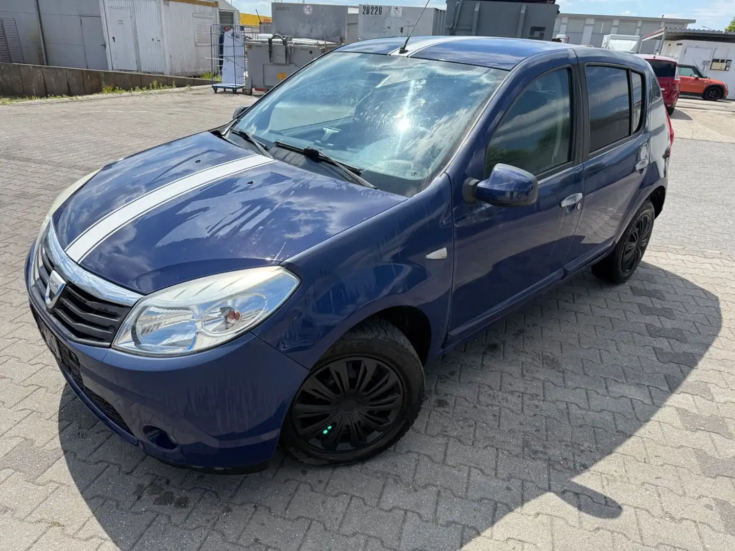 Dacia Sandero 1.6 MPI Lauréate Azul - 1