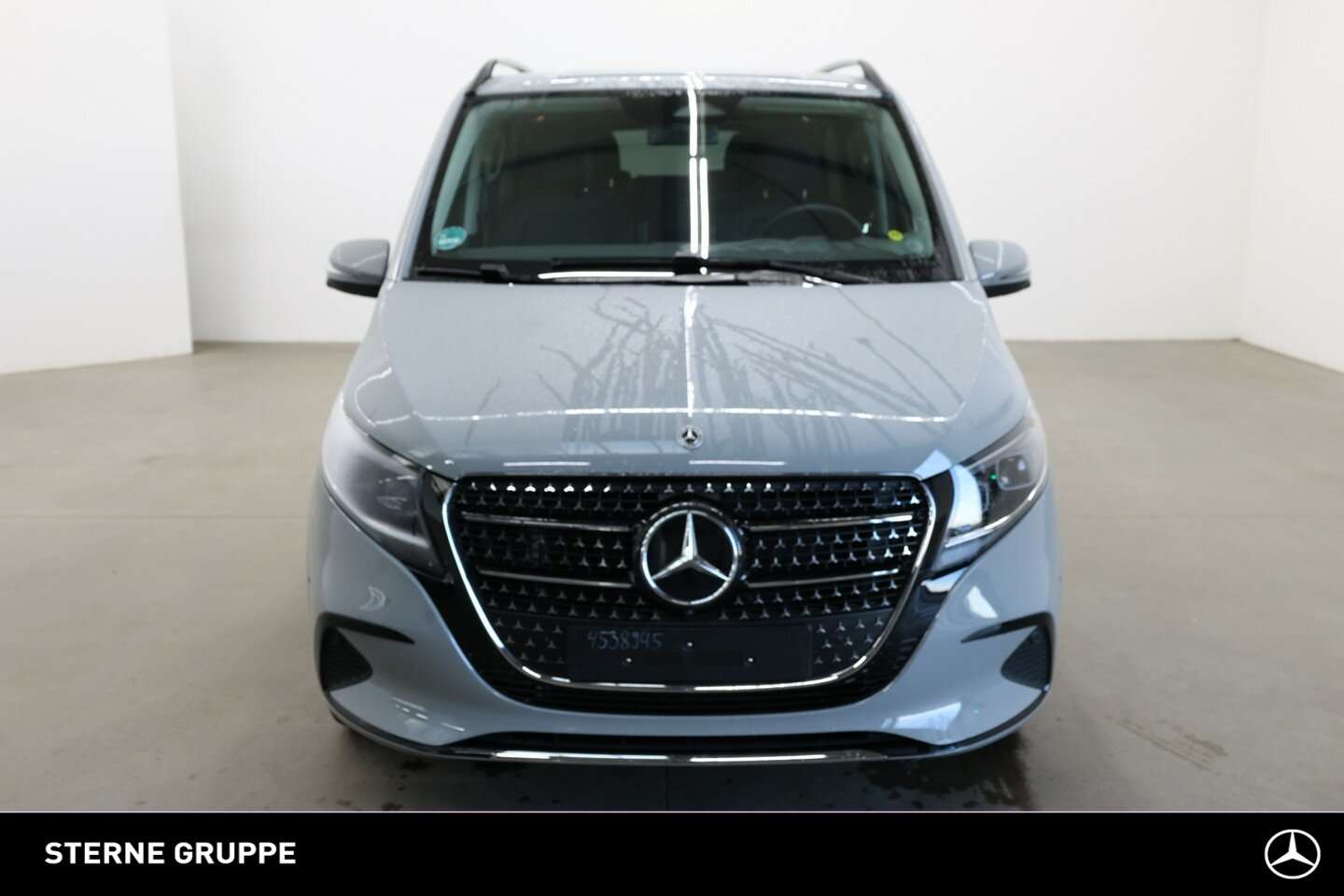 2025 Mercedes Benz V 220