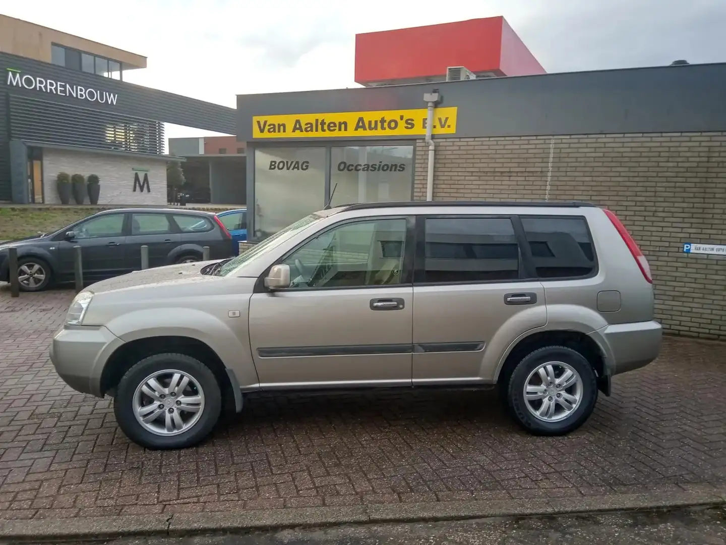 Nissan X-Trail 2.0 Comfort 2wd Grijs - 1