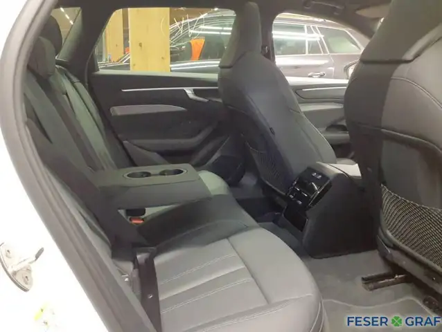 Audi A6 view 8
