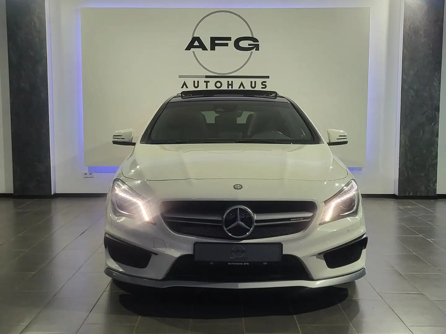 Mercedes-Benz CLA Shooting Brake CLA 45 AMG 4Matic Blanc - 2