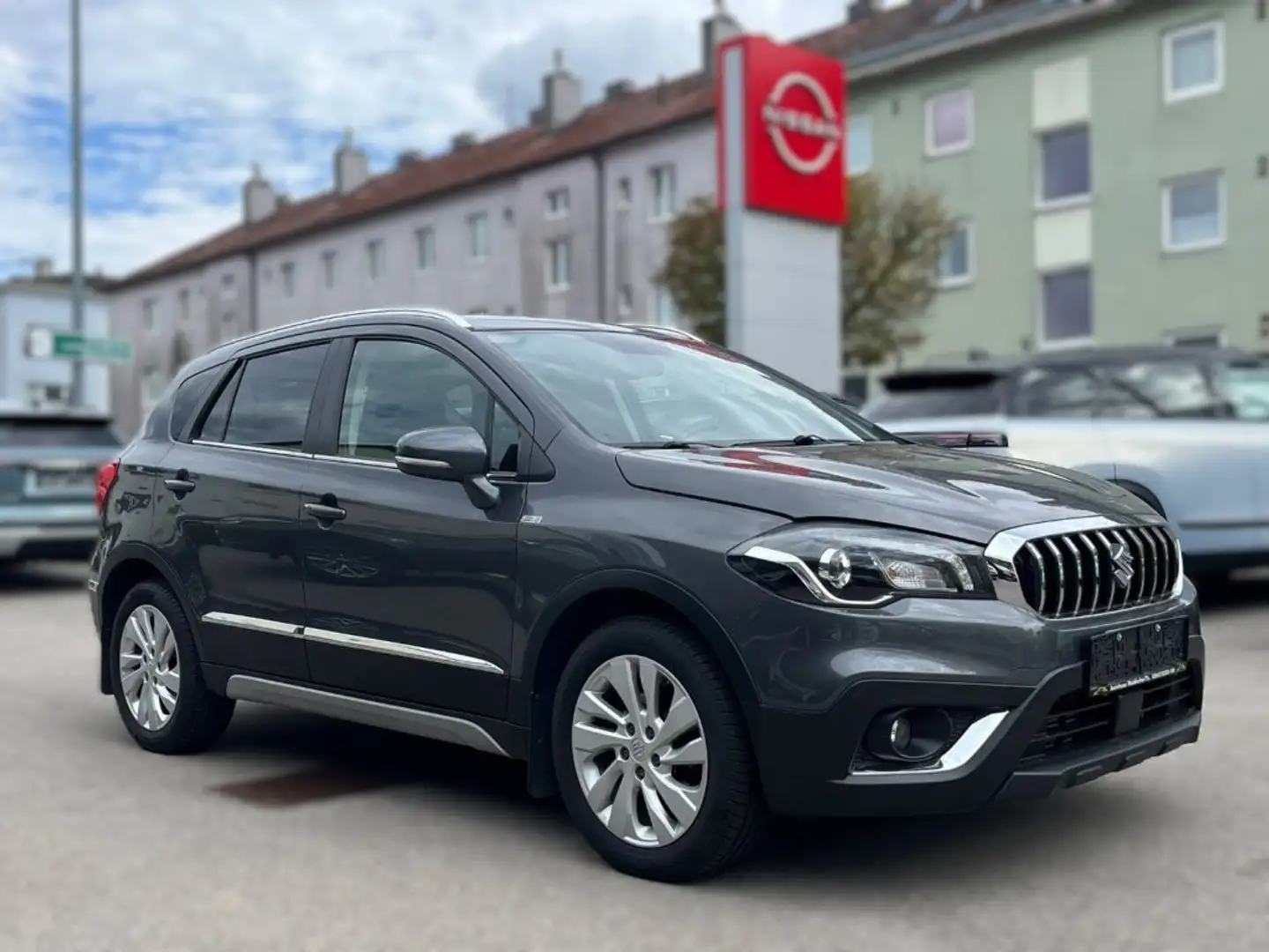 Suzuki Across SX4 S-Cross 1,0 DITC shine Grau - 1