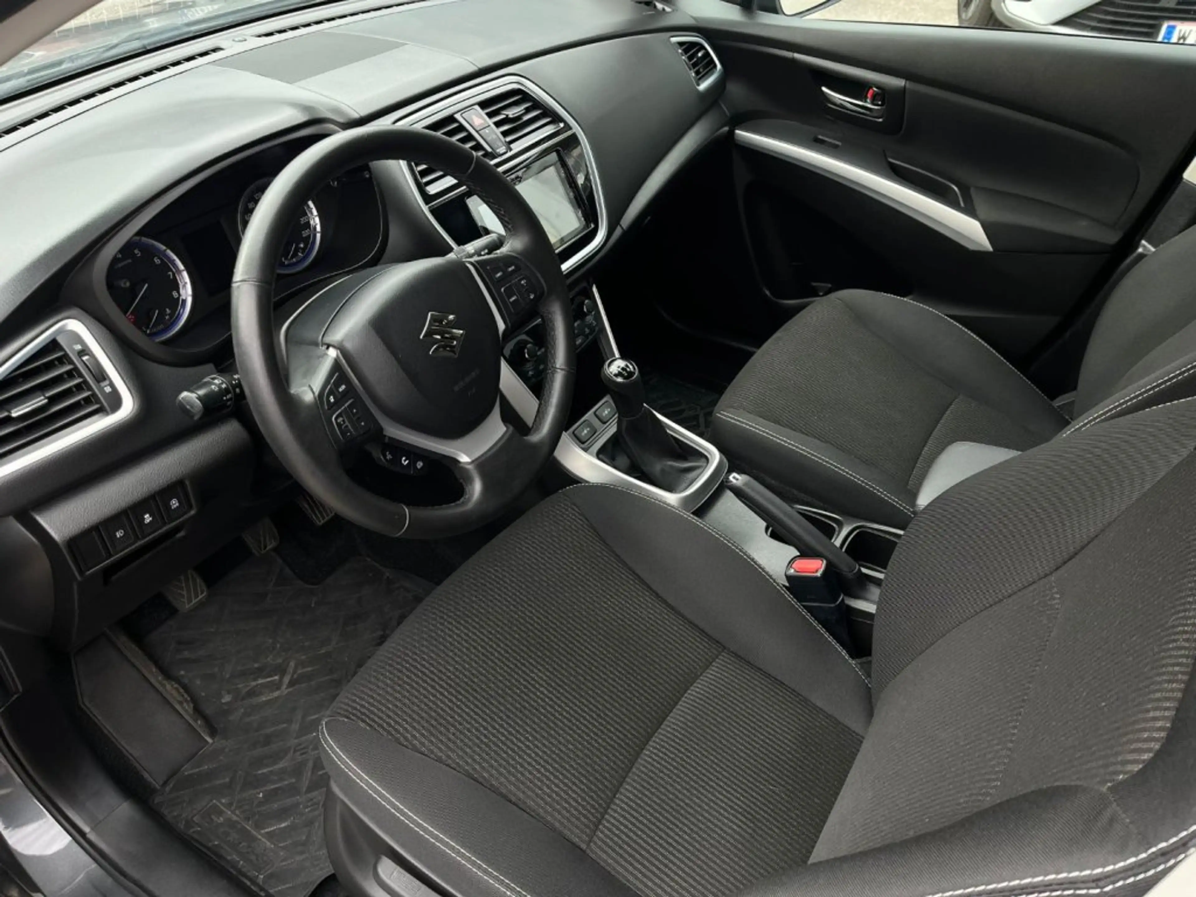 Suzuki Across SX4 S-Cross 1,0 DITC shine — photo 7