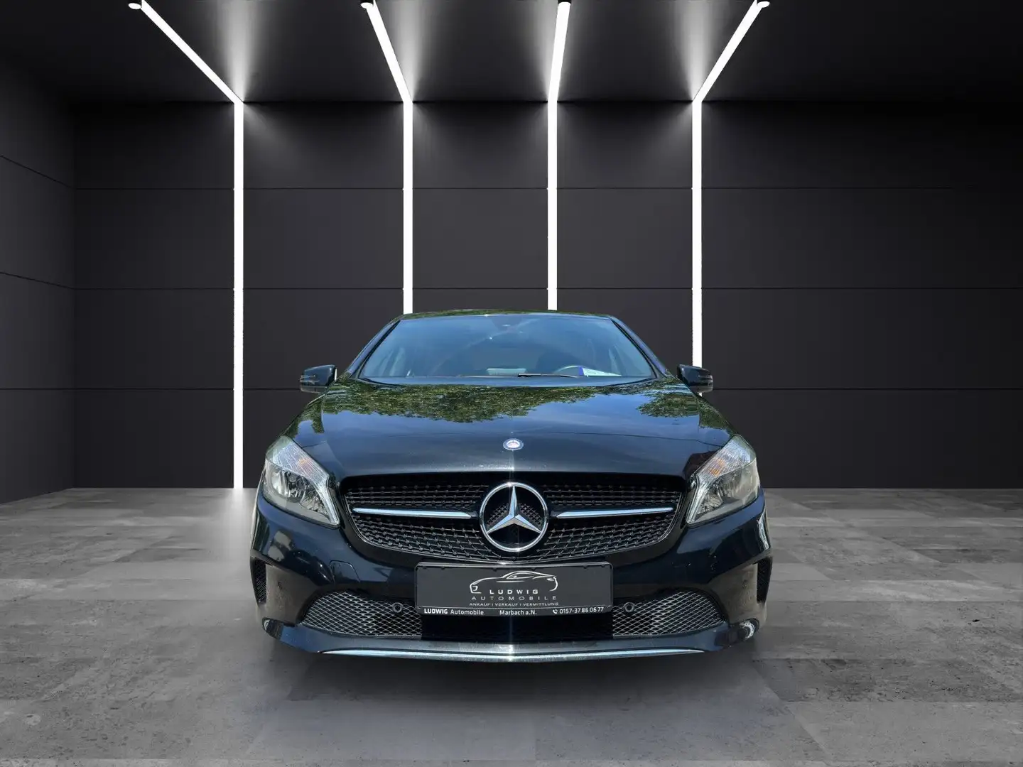 Mercedes-Benz A 180 A -Klasse / AUTOMATIK / EURO 6 / LEDER Noir - 2