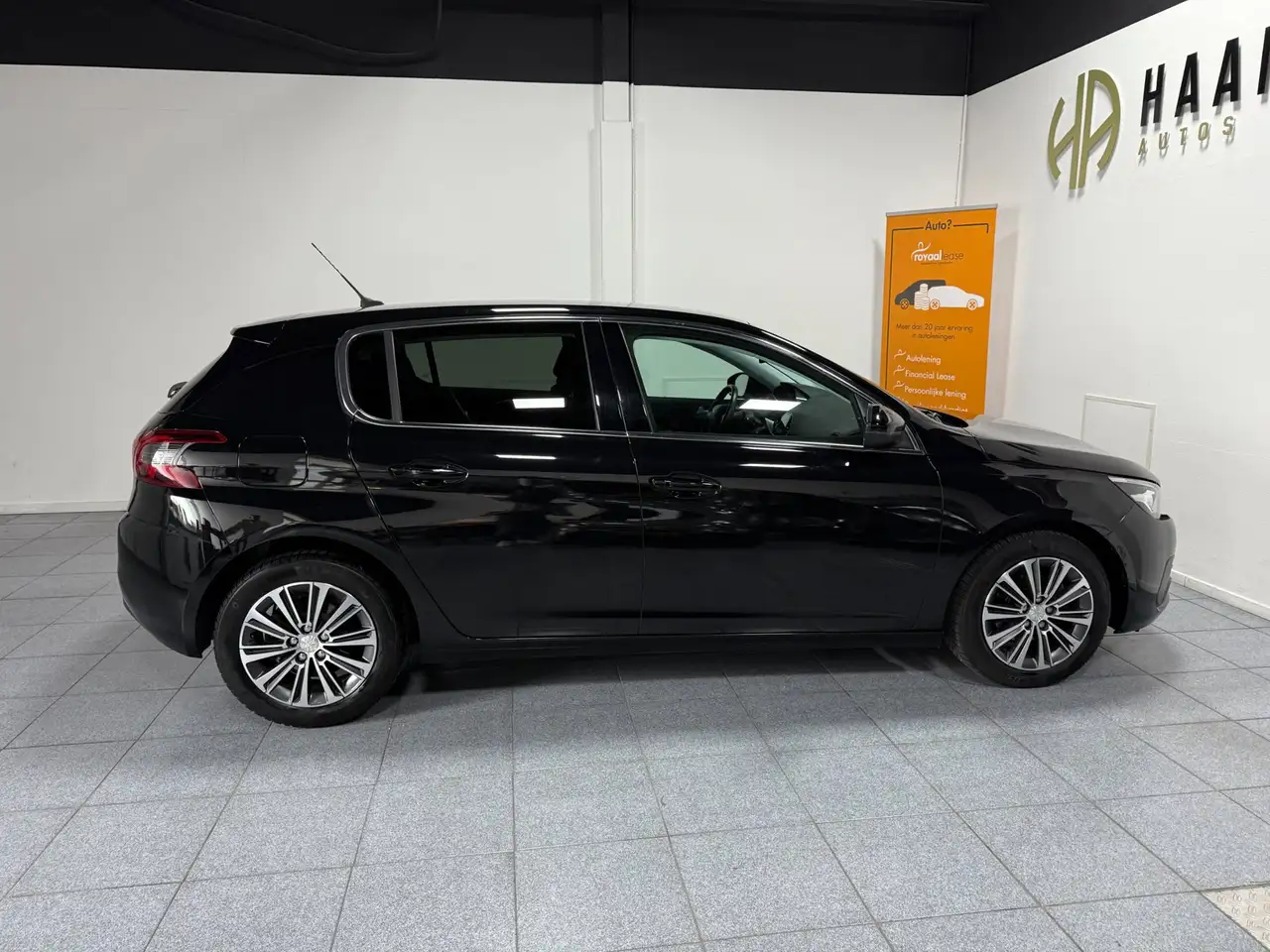 Peugeot 308 1.2 PureTech Blue Lease Allure 130 5D 1e Eig Apple, миниатюра 28