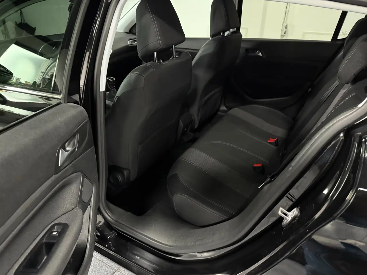 Peugeot 308 1.2 PureTech Blue Lease Allure 130 5D 1e Eig Apple, миниатюра 10