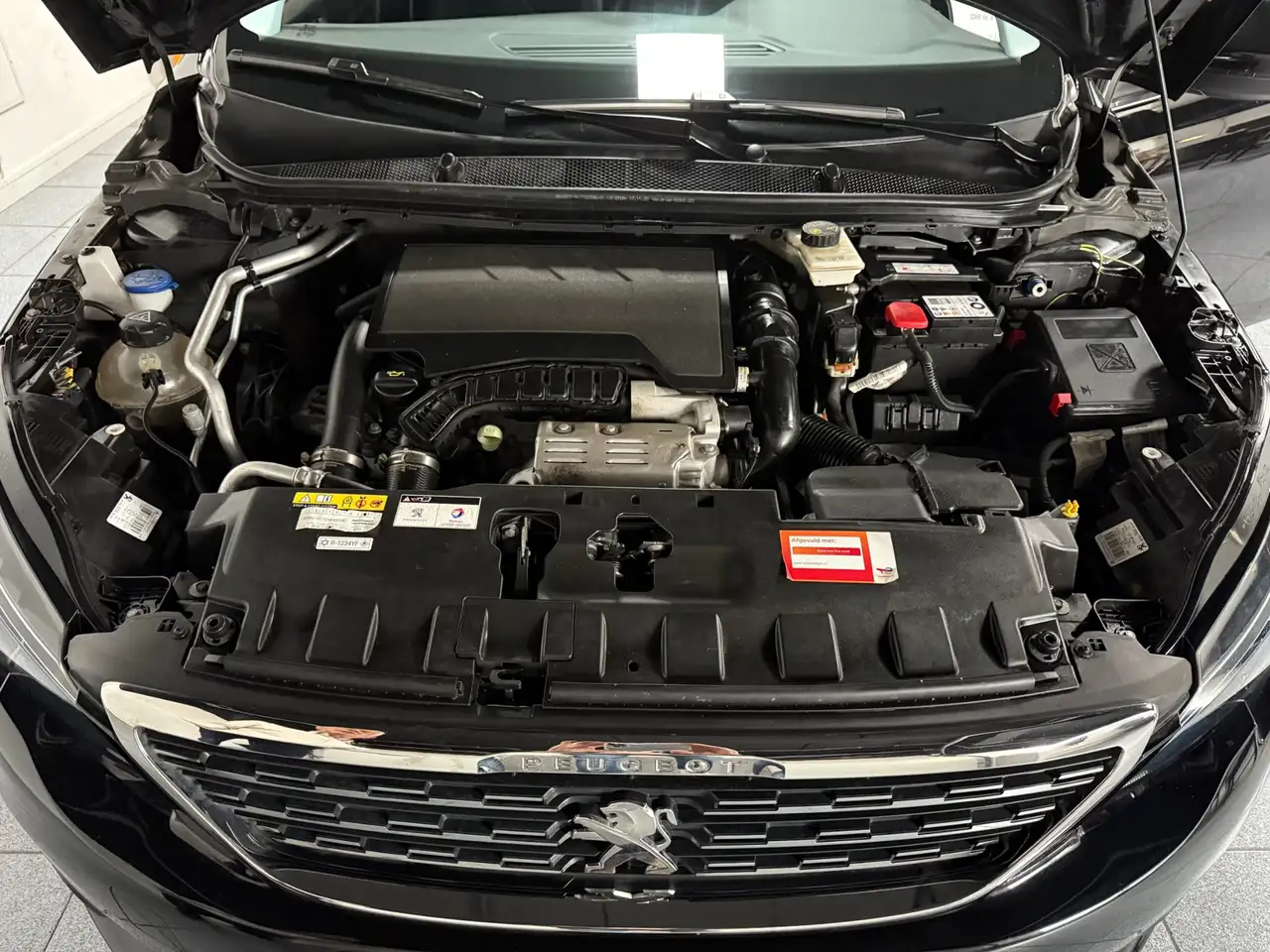 Peugeot 308 1.2 PureTech Blue Lease Allure 130 5D 1e Eig Apple, миниатюра 23