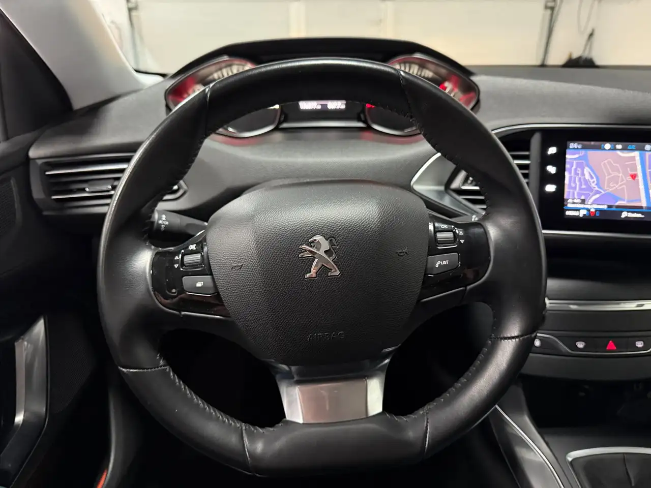 Peugeot 308 1.2 PureTech Blue Lease Allure 130 5D 1e Eig Apple, миниатюра 12