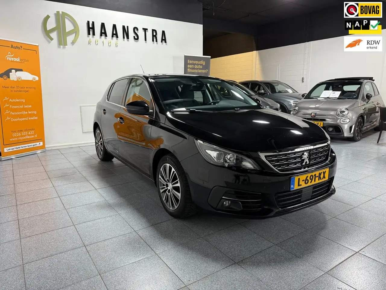 Peugeot 308 1.2 PureTech Blue Lease Allure 130 5D 1e Eig Apple