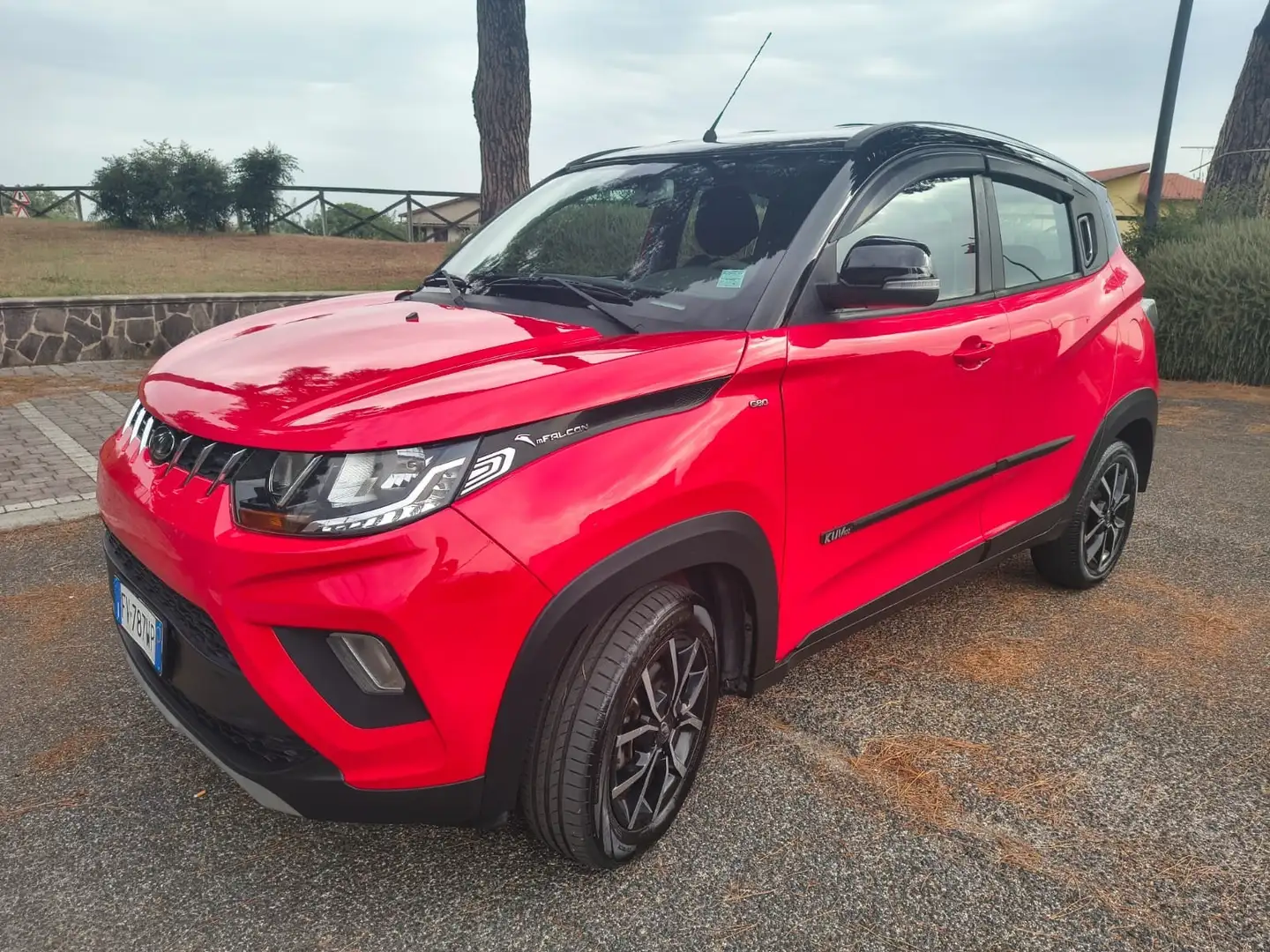 Mahindra KUV100 1.2 K8 - 1