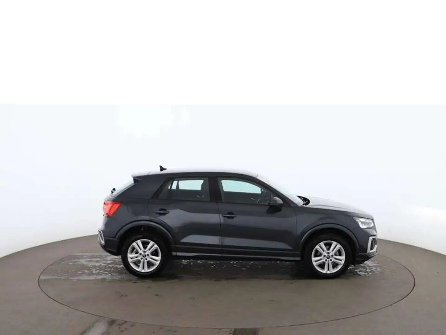Audi Q2 35 TFSI advanced Aut MATRIX RADAR NAVI R-CAM Grau - 2