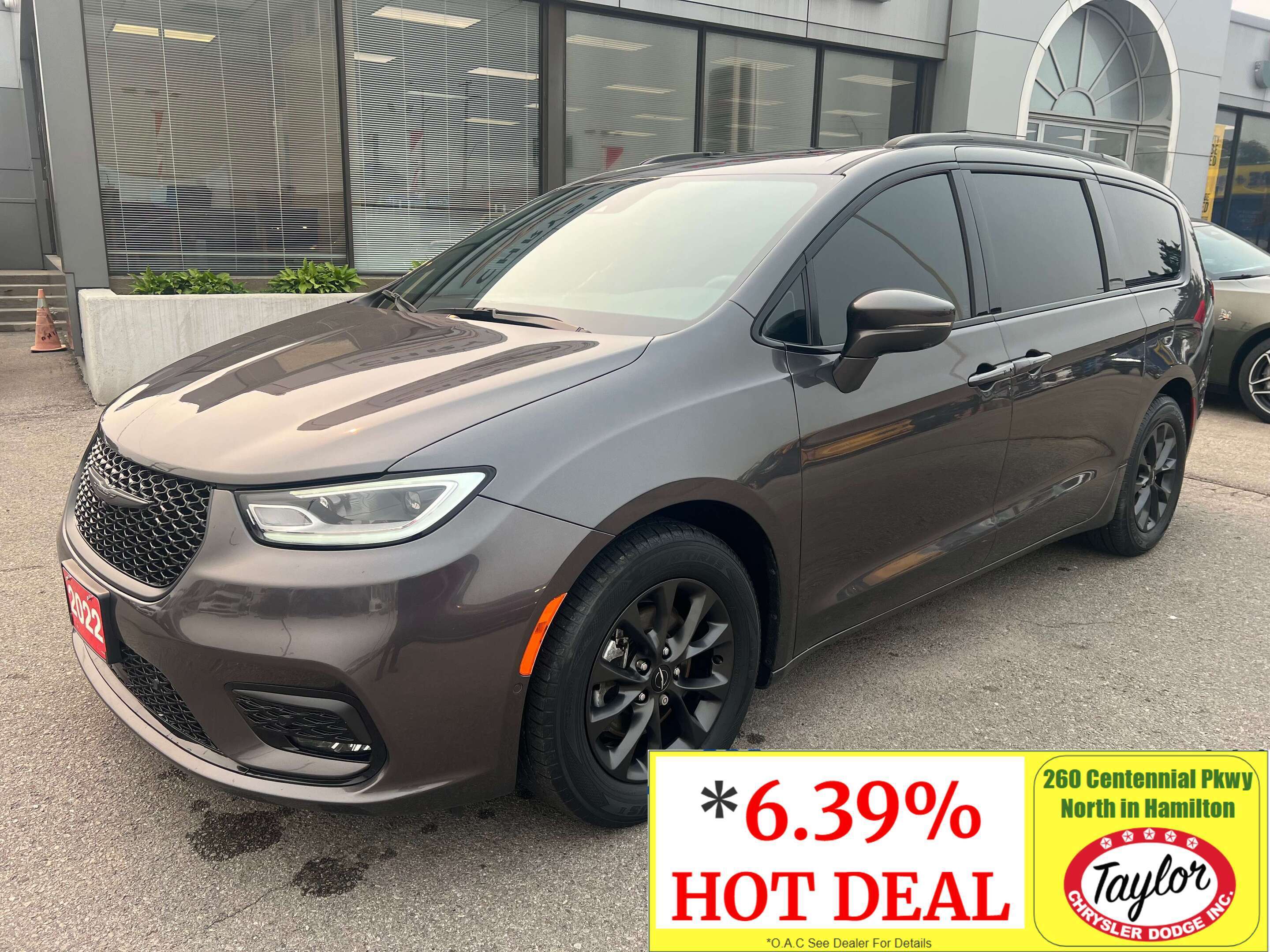 Gray 2022 Chrysler Pacifica Minivan Front-Wheel Drive 9-Speed Automatic