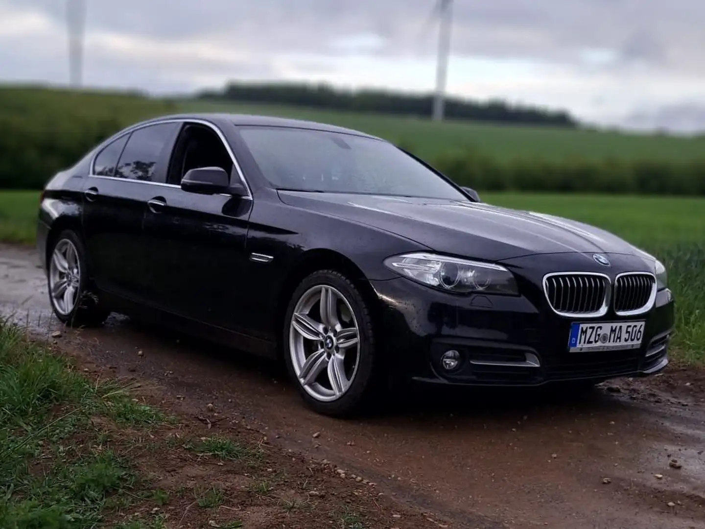BMW 525 5er Diesel 525d Sport-Aut. Black - 2