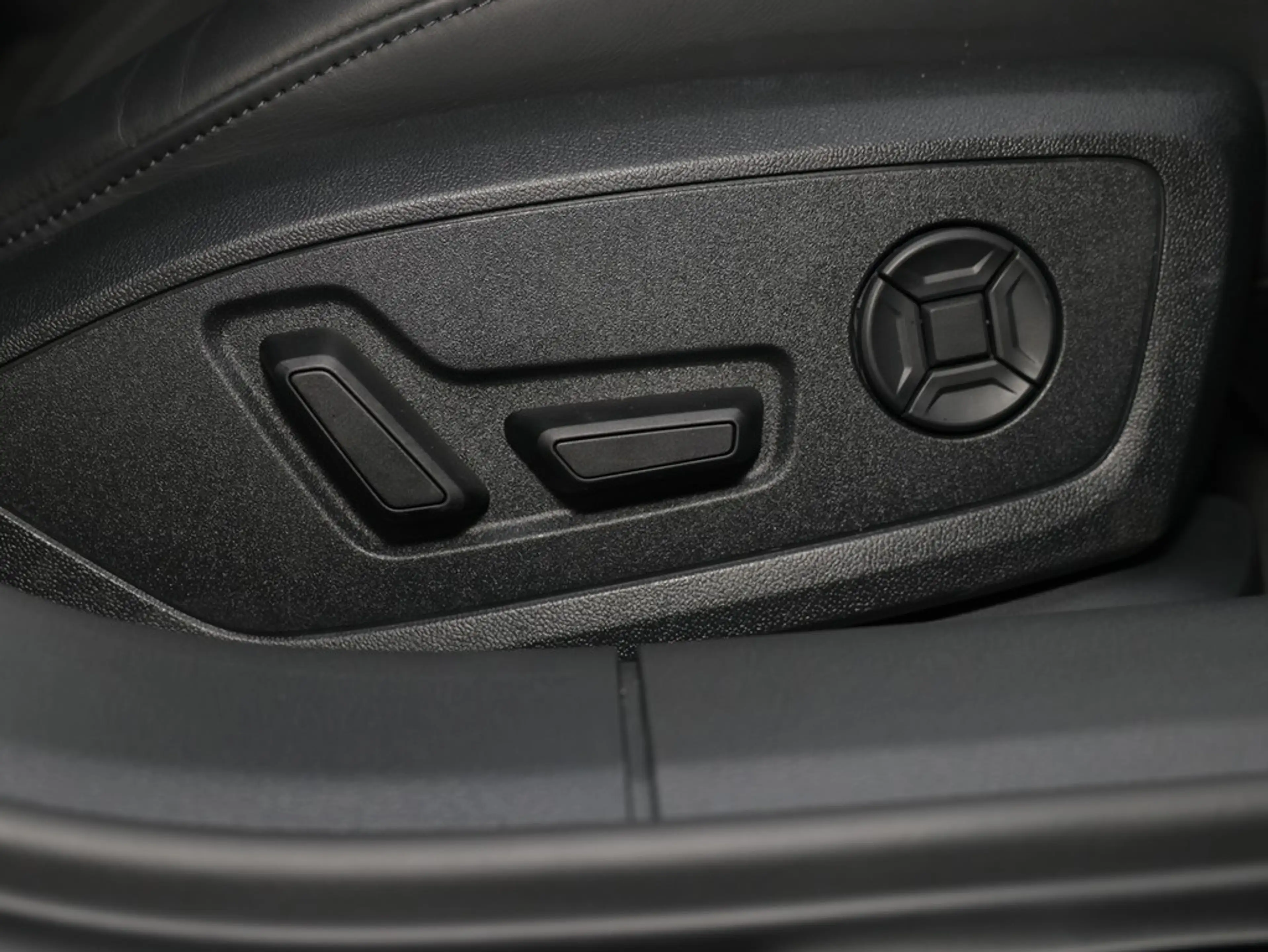 Audi A6 Avant 45 TFSI quattro sport — photo 11