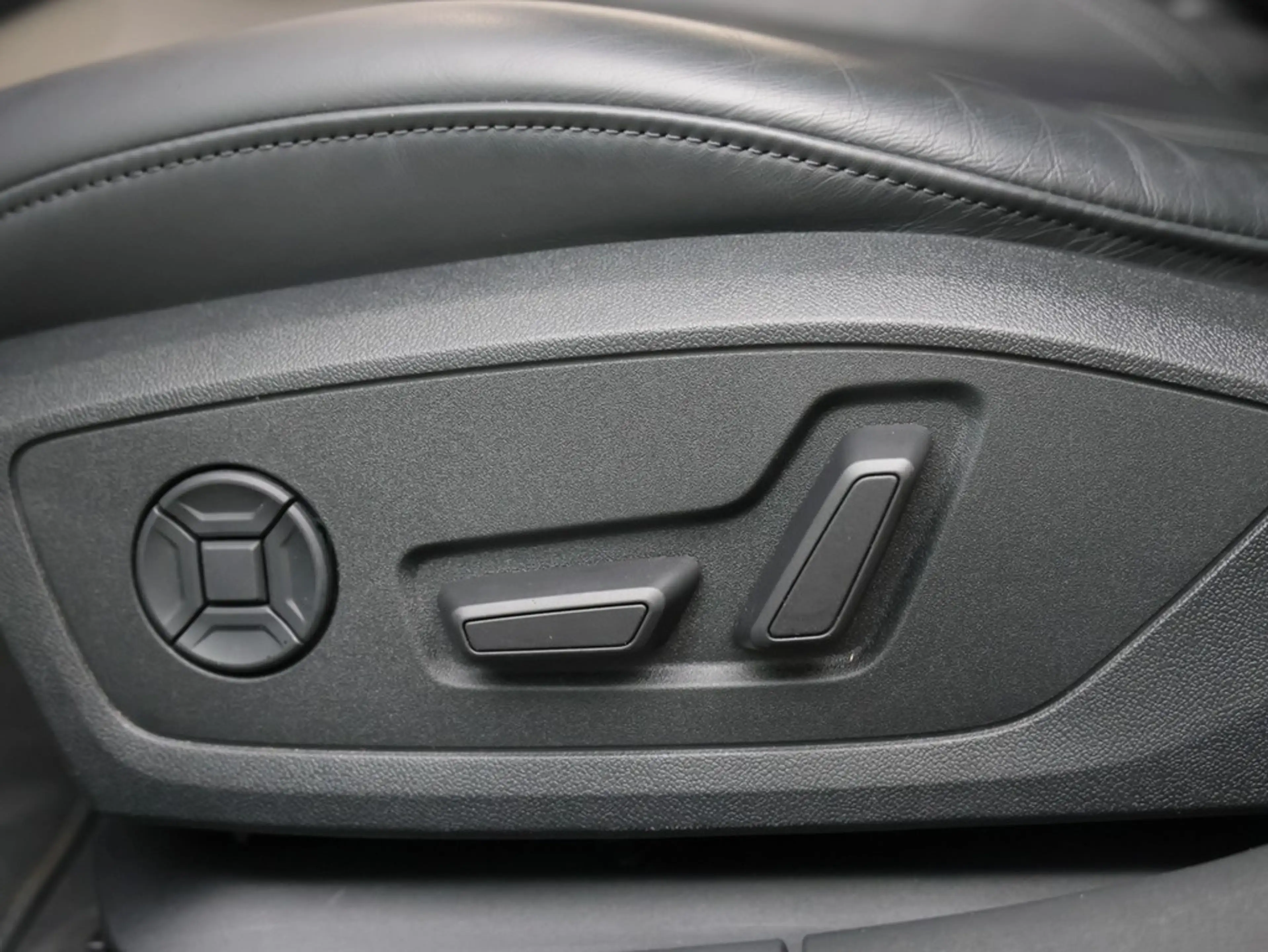 Audi A6 Avant 45 TFSI quattro sport — photo 8