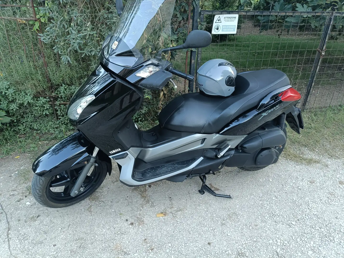 Yamaha X-Max 250 Чорний - 1