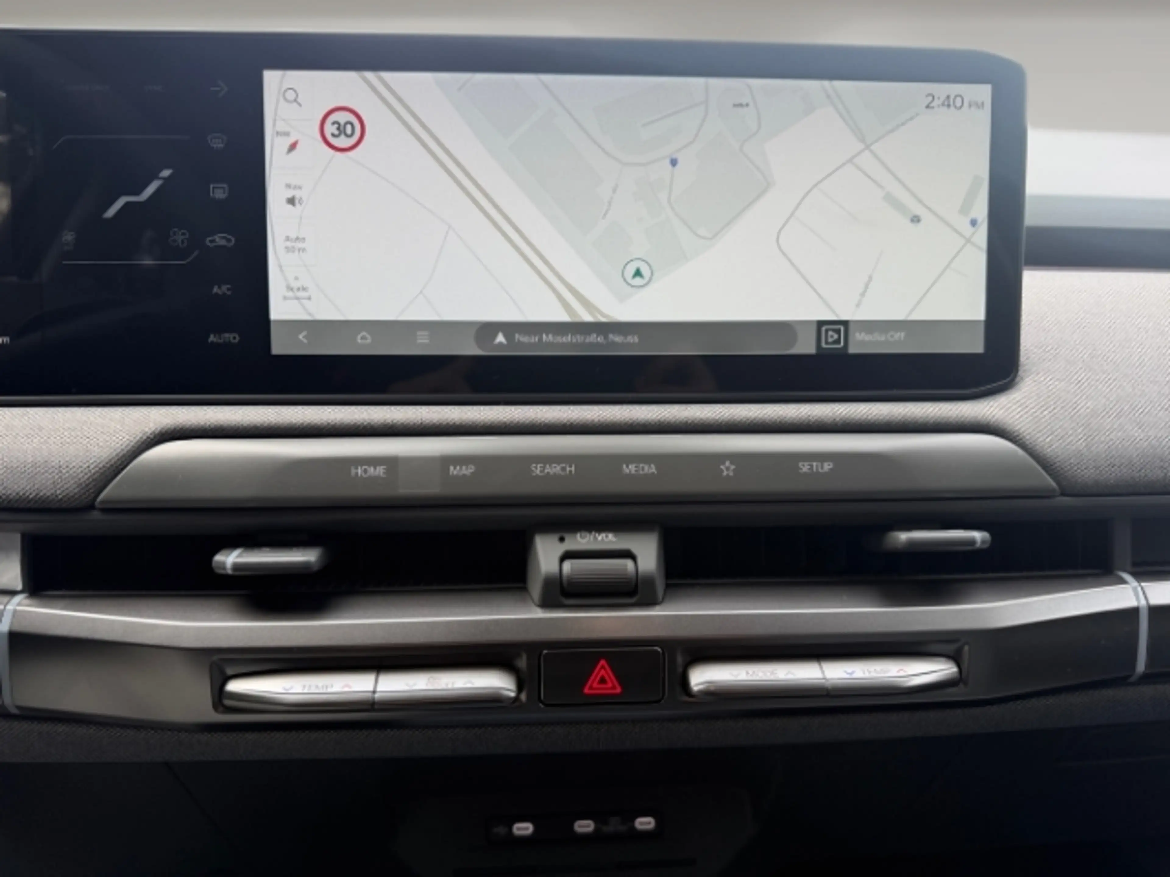 Kia EV3 Earth 81.4 kWh WÄRMEPUMPE,CARPLAY,360°KAMERA,AMBIE — photo 9