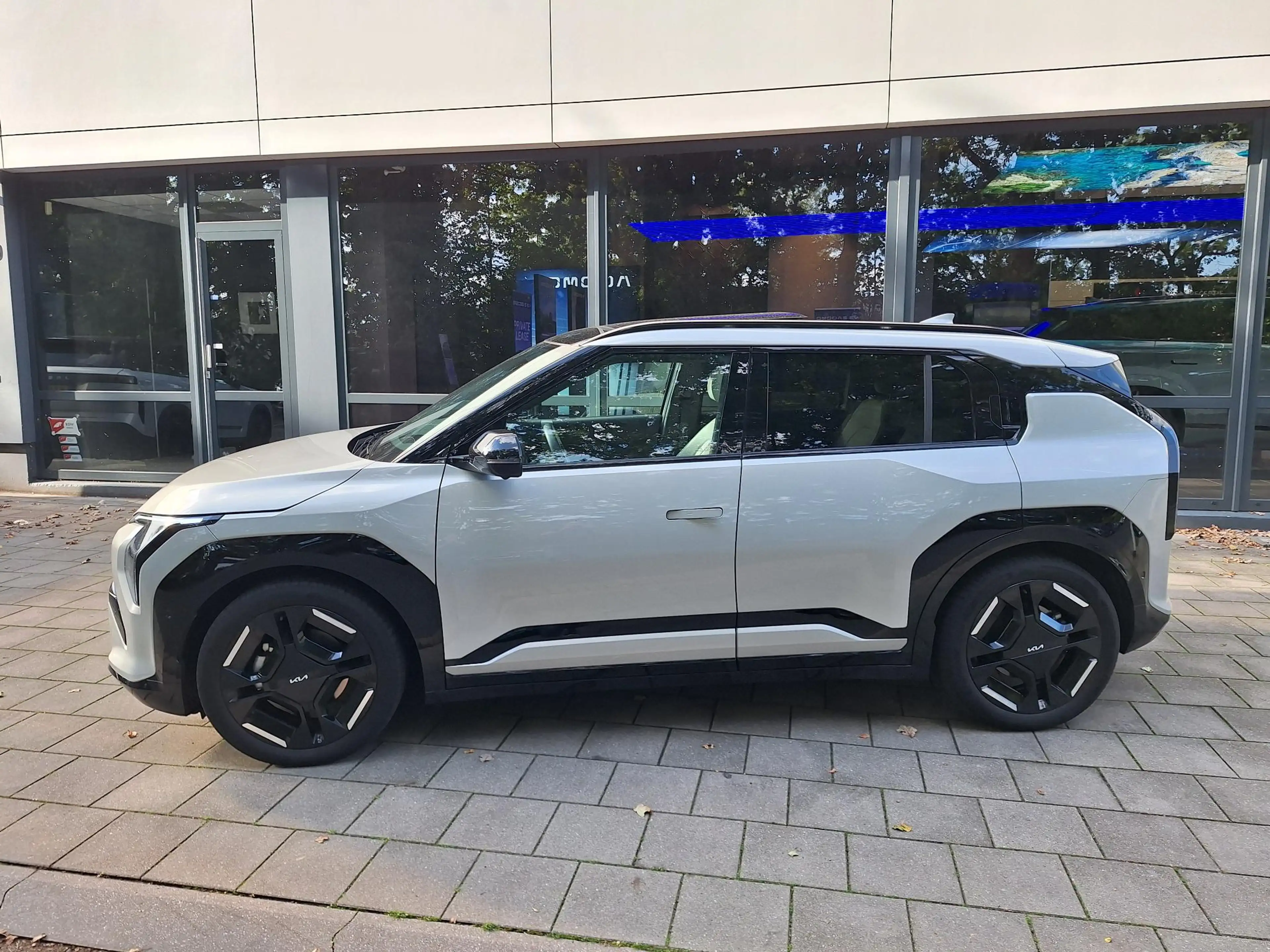 Kia EV3 GT-PlusLine 81.4 kWh | Panoramadak | Trekhaak | Ha — photo 2