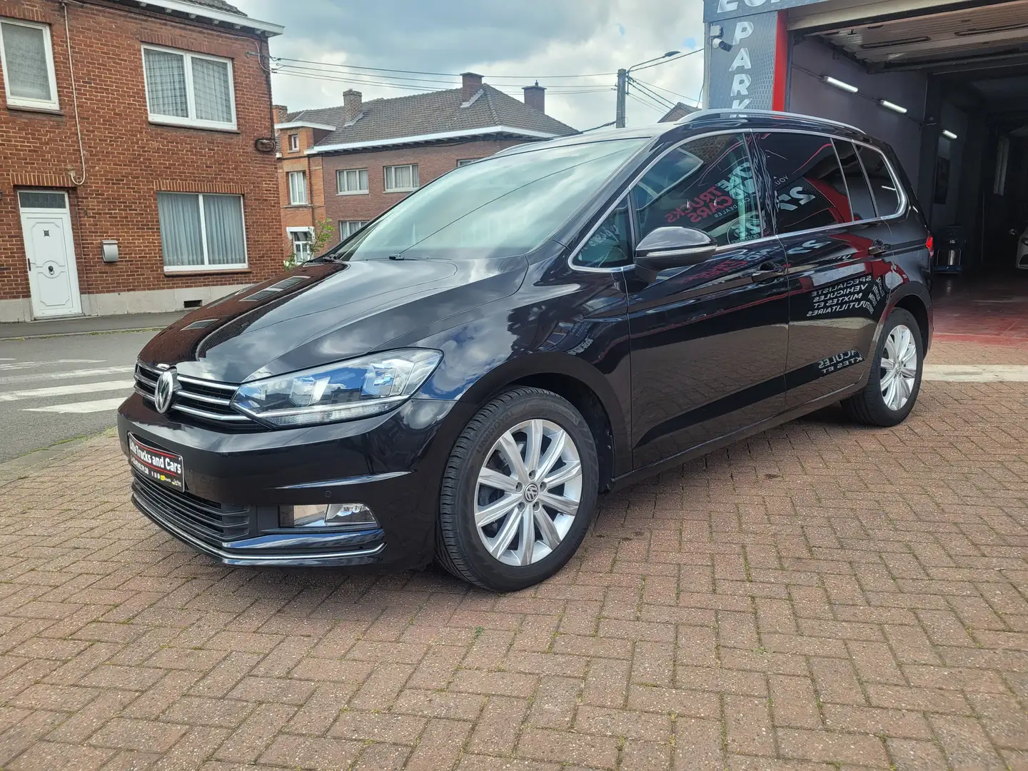 Volkswagen Touran 1.6 TDi/1ER PROP/7PLACES/GPS/JANTES/TVAC Negro - 1