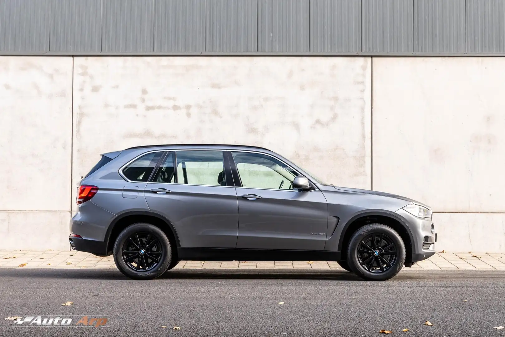 BMW X5 xDrive35i High Executive Grijs - 2