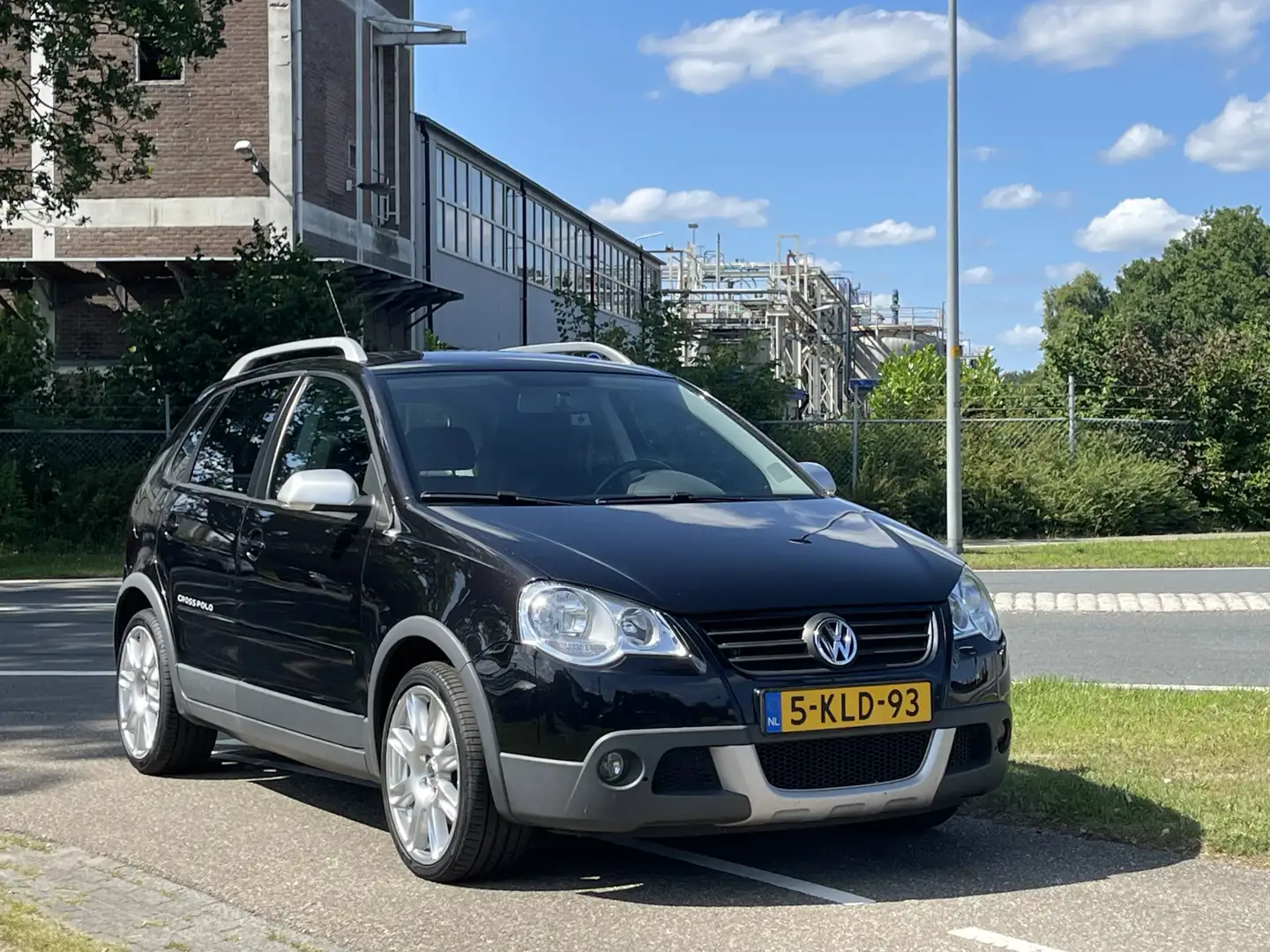 Volkswagen Polo Cross 1.4-16V | Airco | Trekhaak | Cruise Control | LMV Zwart - 1