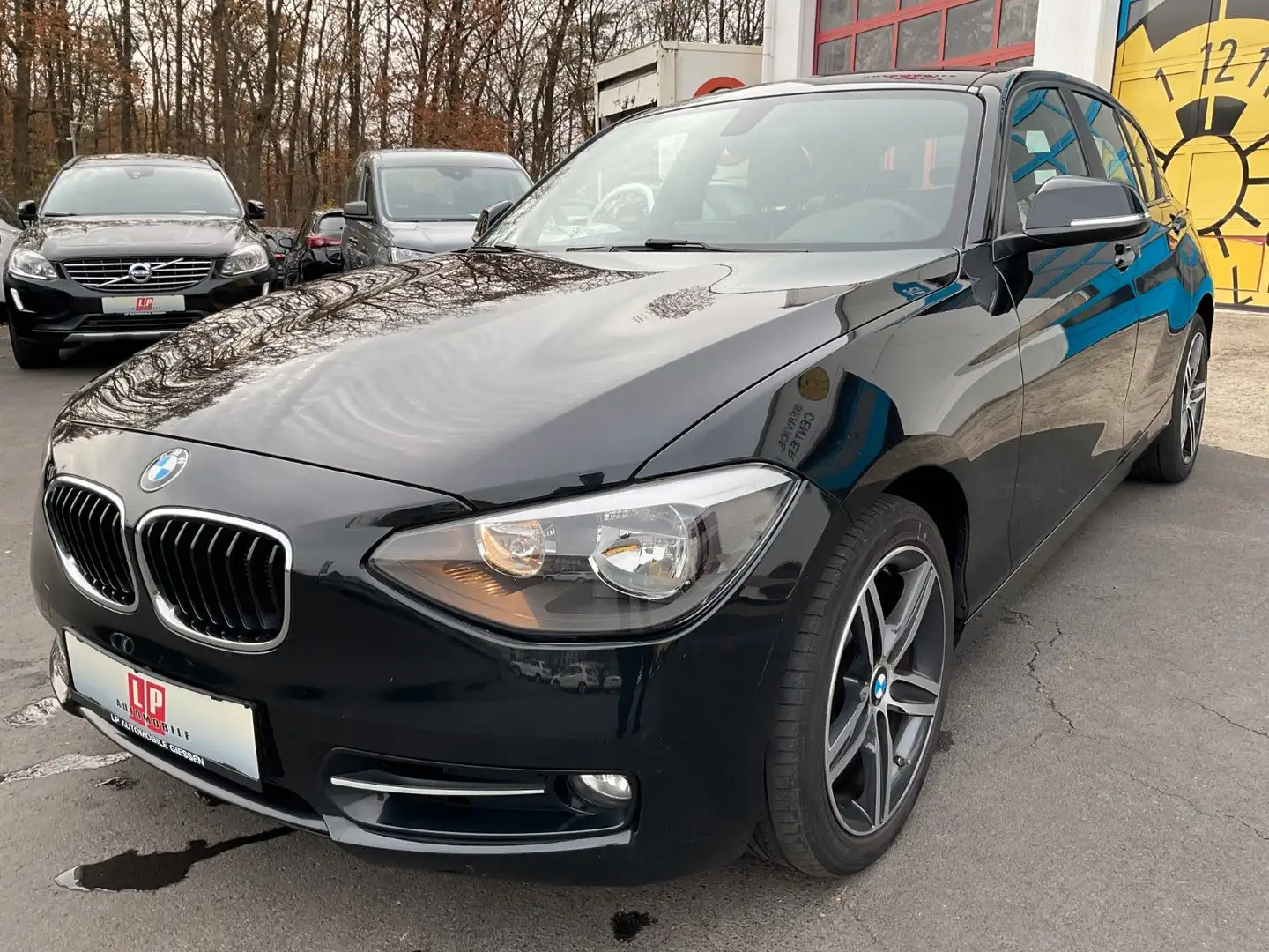BMW 116 i Limousine 5-trg. Klima SHZ PDC Noir - 1