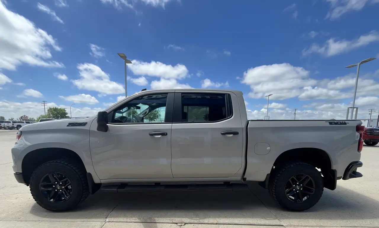 Chevrolet Silverado 1500 photo Chevrolet Silverado 1500