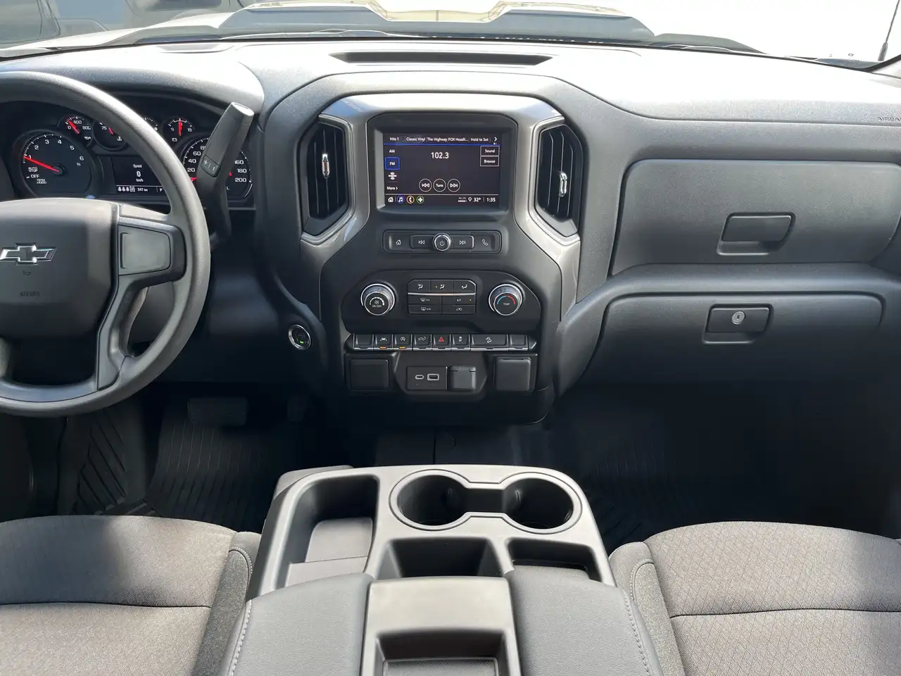 Chevrolet Silverado 1500 photo Chevrolet Silverado 1500