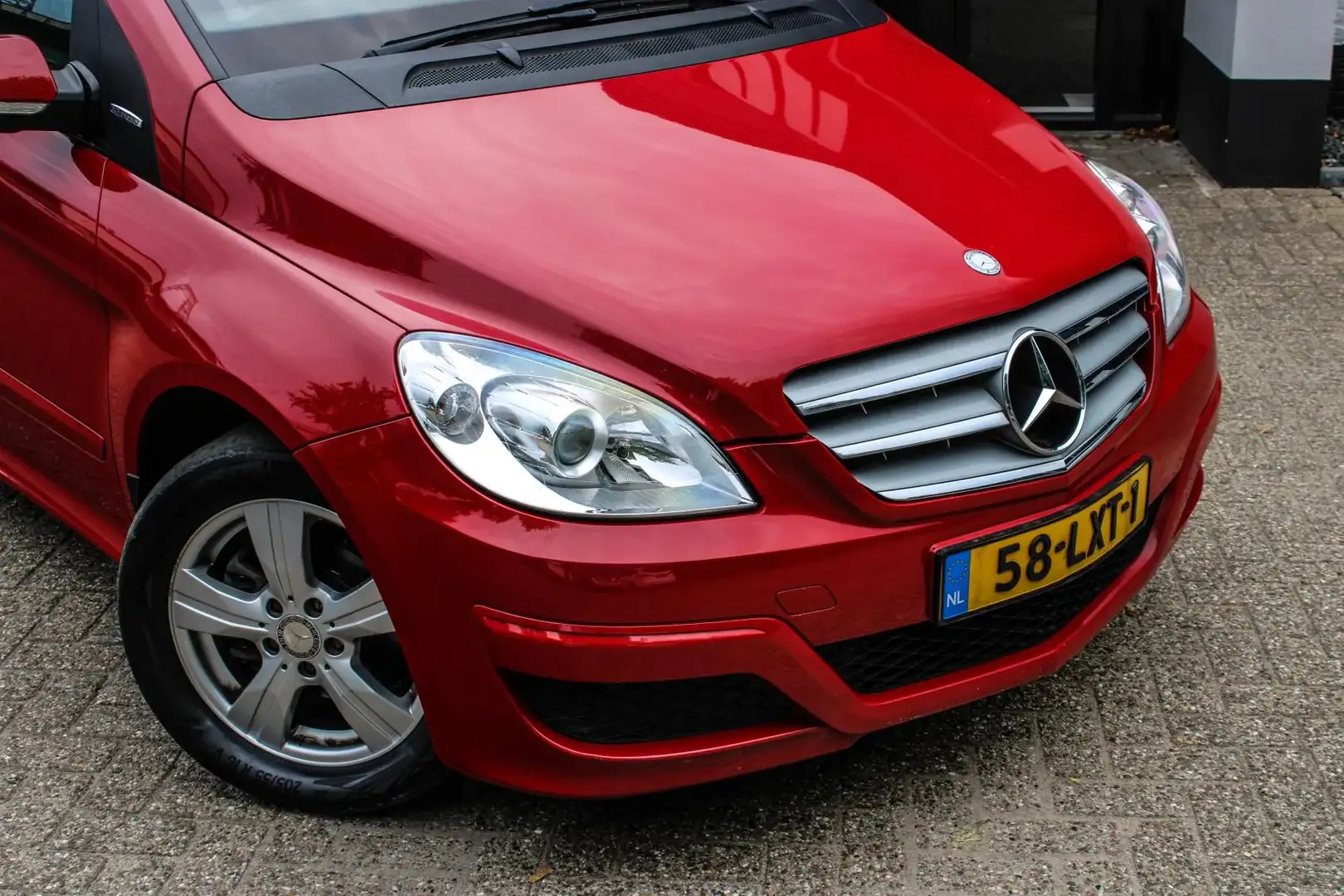 Mercedes-Benz B 180 BlueEFFICIENCY NAP CRUISE AIRCO Czerwony - 2