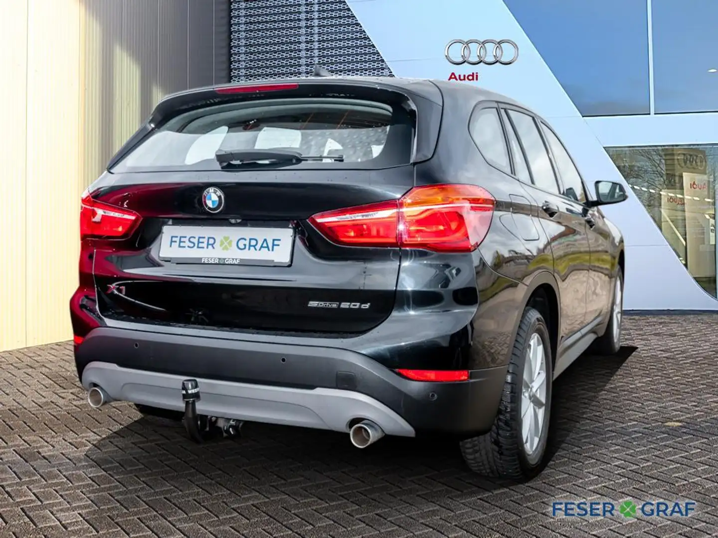 BMW X1 20d sDrive Advantage /LED/Navi/Kamera/PDC Černá - 2