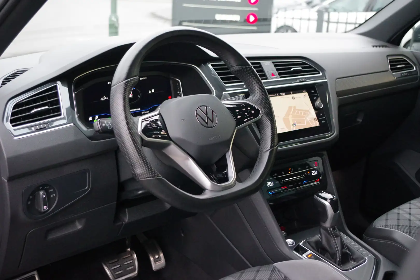 Volkswagen Tiguan 1.4 TSI eHybrid 245 PK R-Line Business+ PHEV, Pano Grau - 2