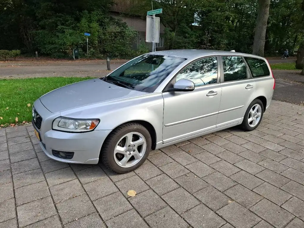 Volvo V50 2010 из Европы — купить под ключ