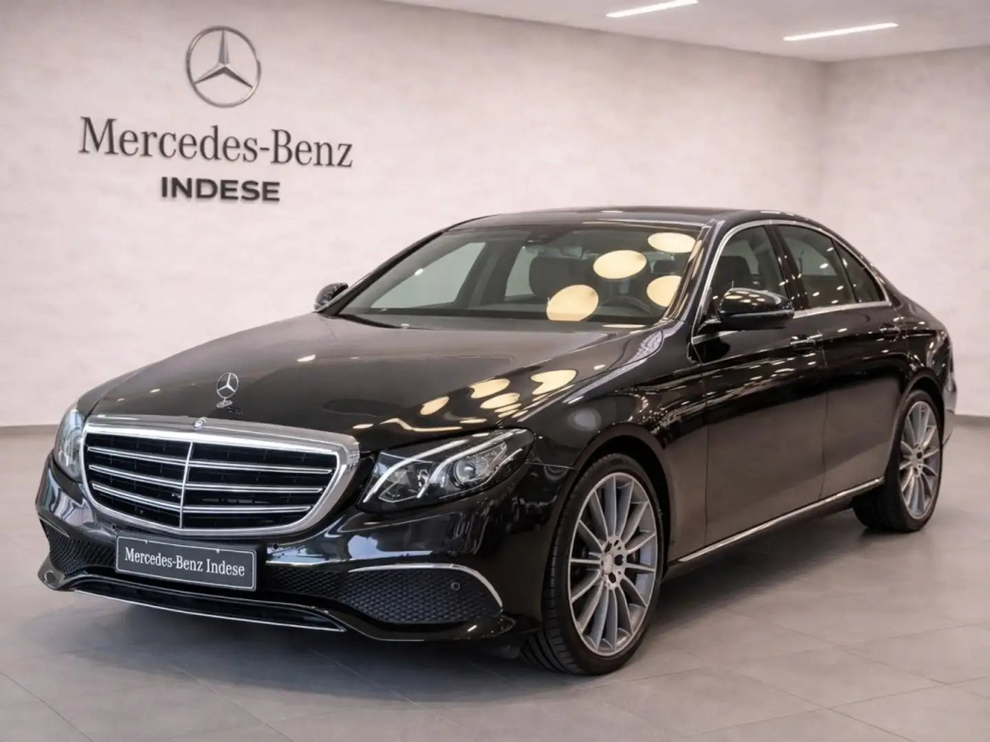 Mercedes-Benz E 220 220d 4Matic 9G-Tronic 194 Negro - 1